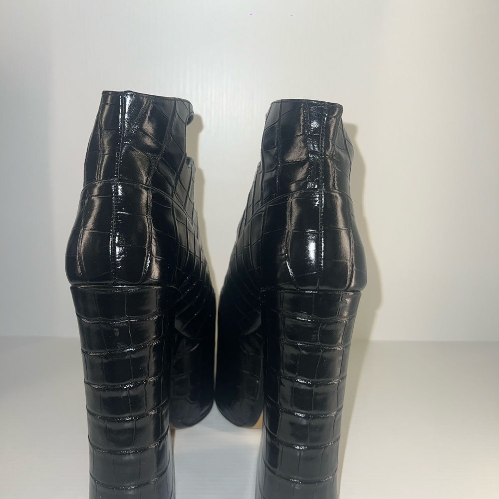 Marc Jacobs Black Croc-Embossed Heeled Boots - Picture 7 of 9